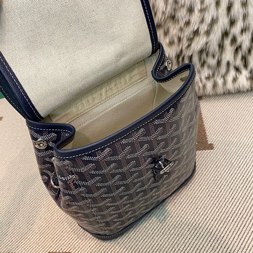 Bellechasse Biaude Black