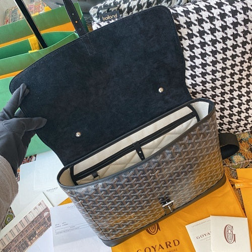 Bellechasse Biaude Black
