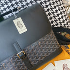 Bellechasse Biaude Black