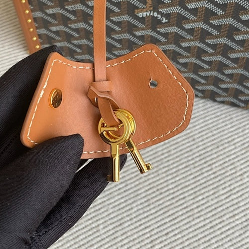 Bourget Trolley Case