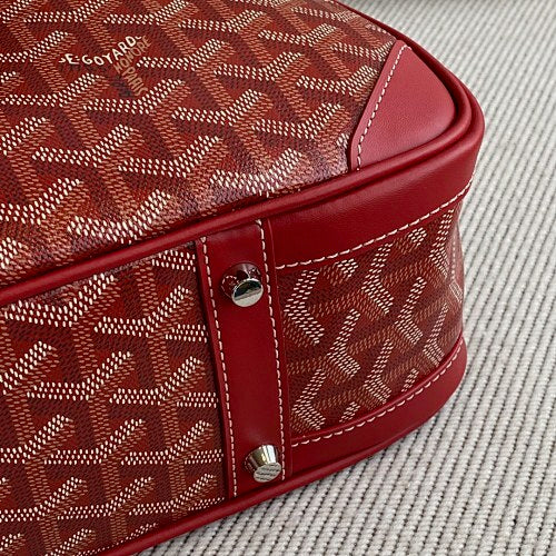 Bellechasse Biaude Red