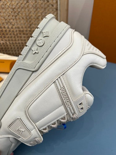 Louis Vuitton Sneakers White