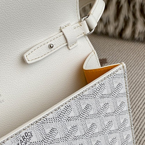 Bellechasse Biaude White