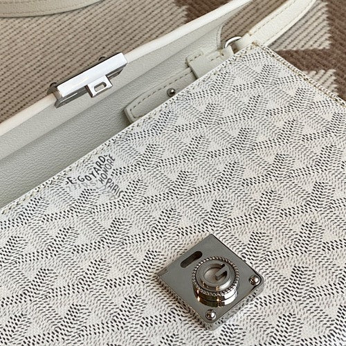 Bellechasse Biaude White