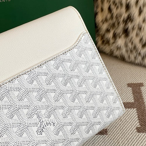 Bellechasse Biaude White